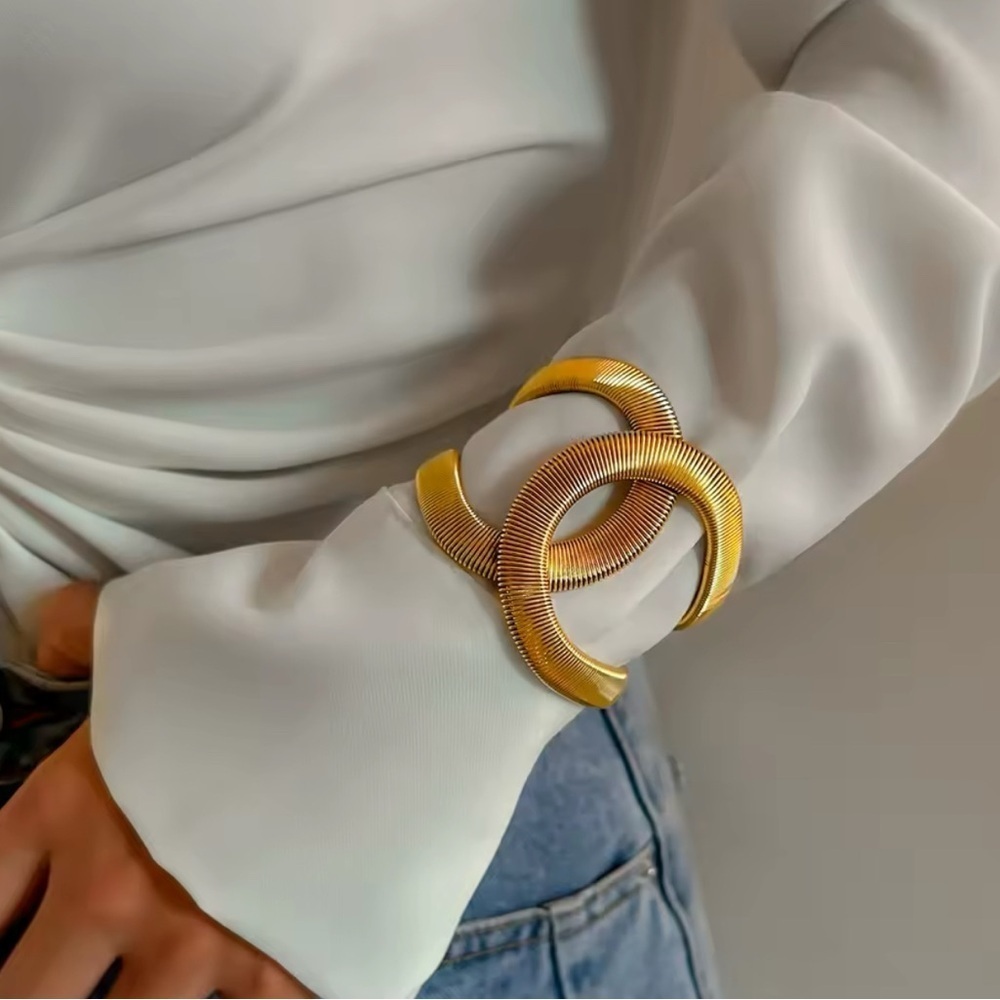 18K Gold Plated Bracelet - Picture 2 of 3